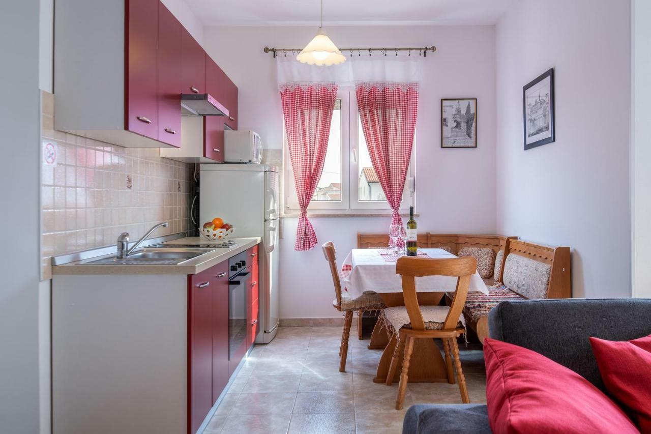 Apartment Bordeaux 29 Rovinj Exteriör bild