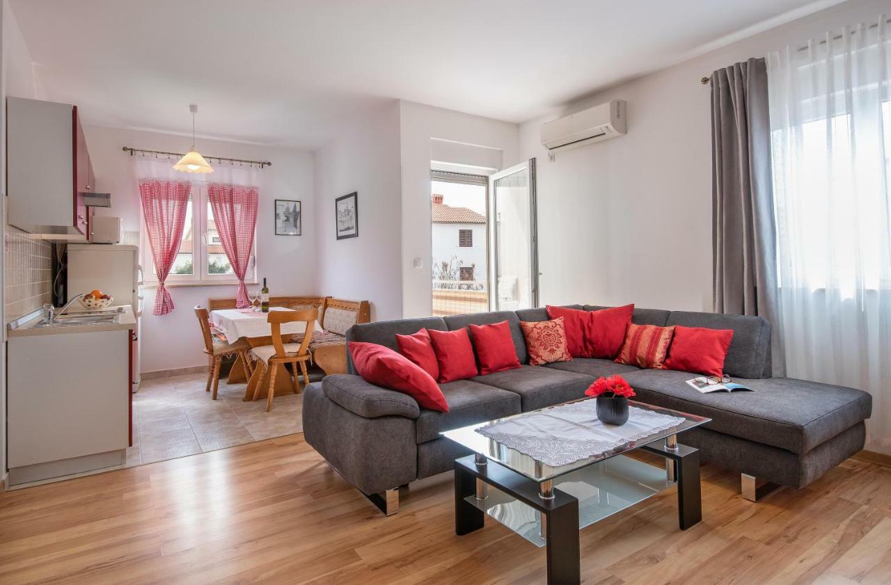 Apartment Bordeaux 29 Rovinj Exteriör bild